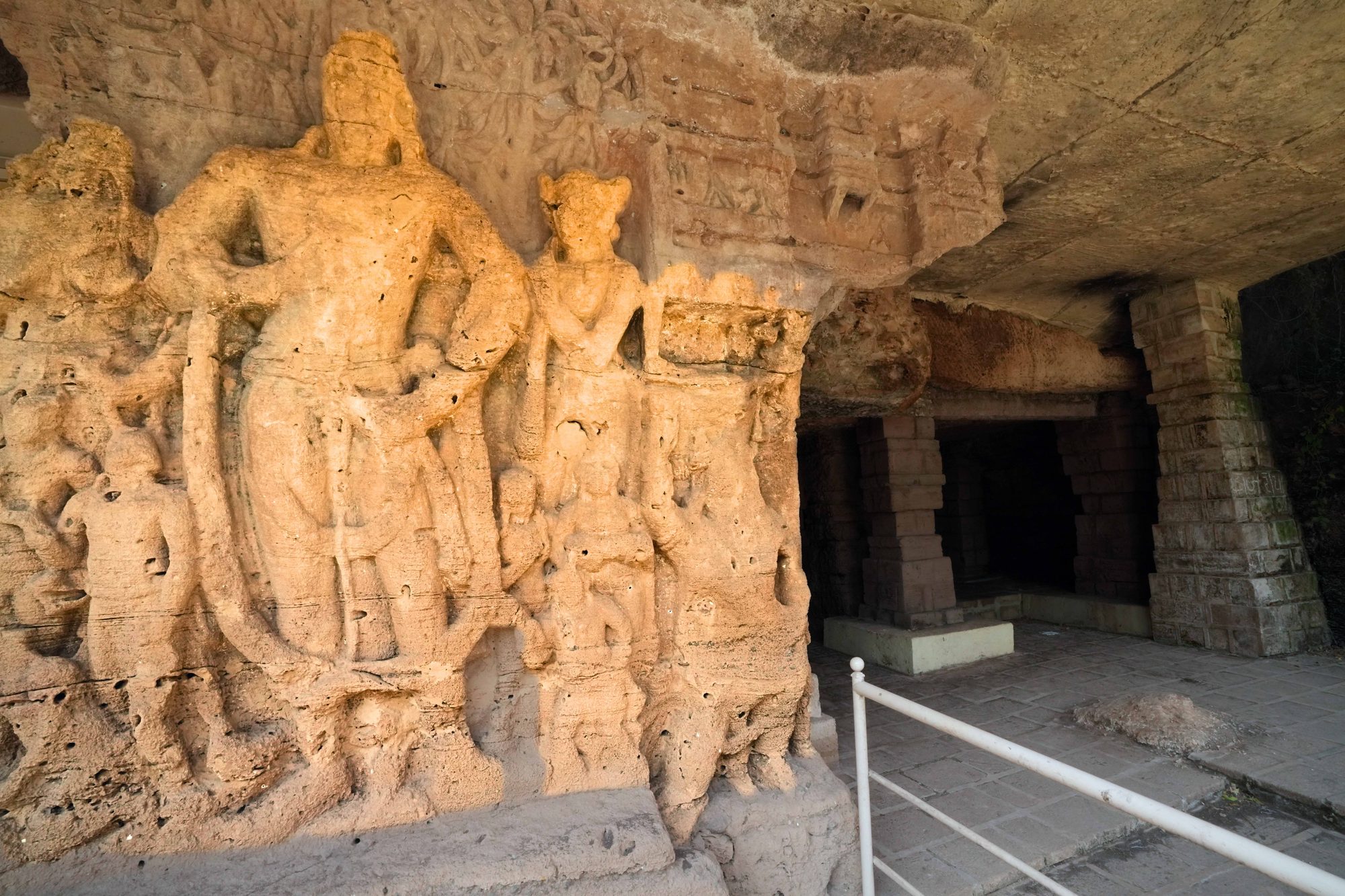 Khabhalida Rock Cut Caves — Gujarat