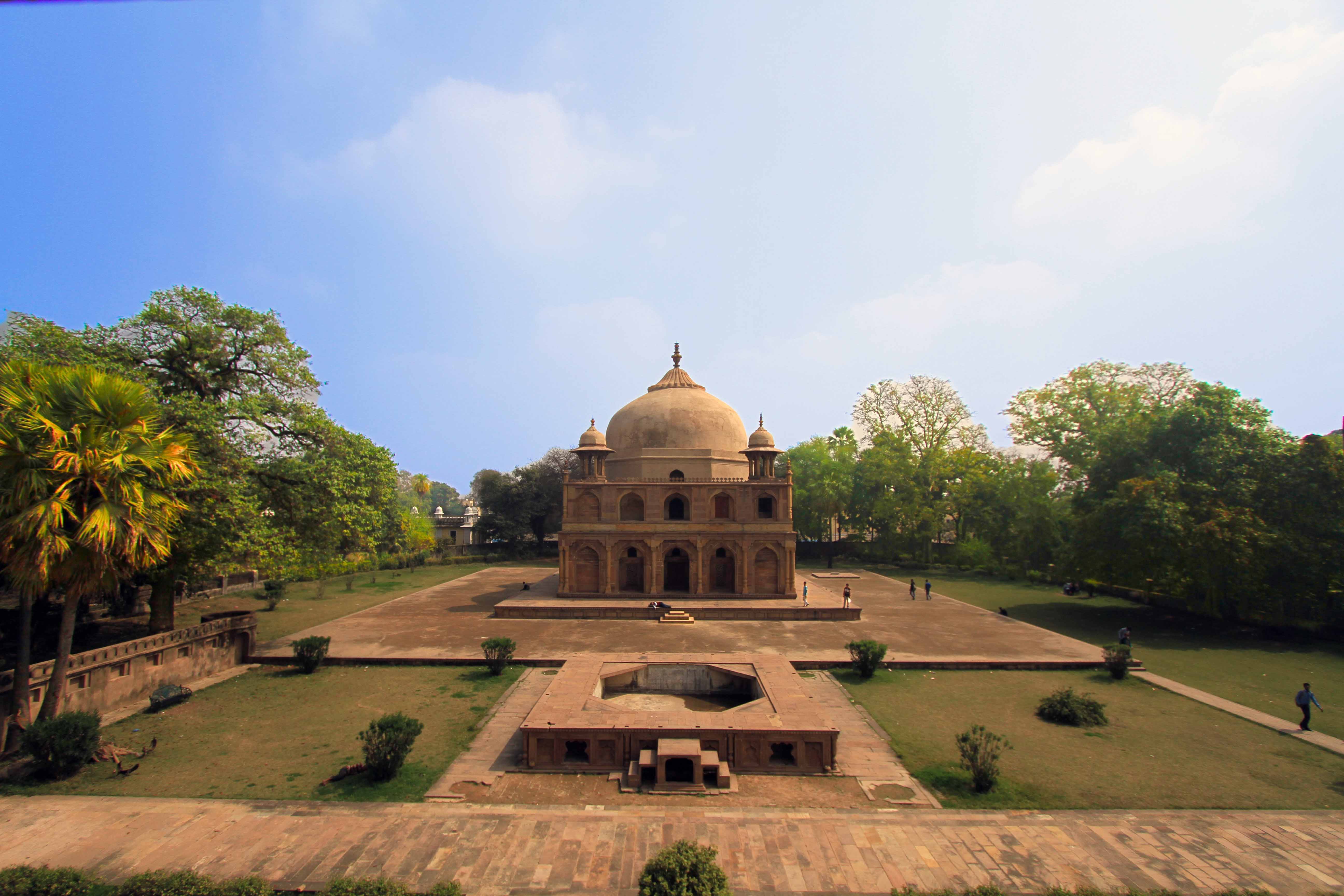 Khusro Bagh — Uttar Pradesh