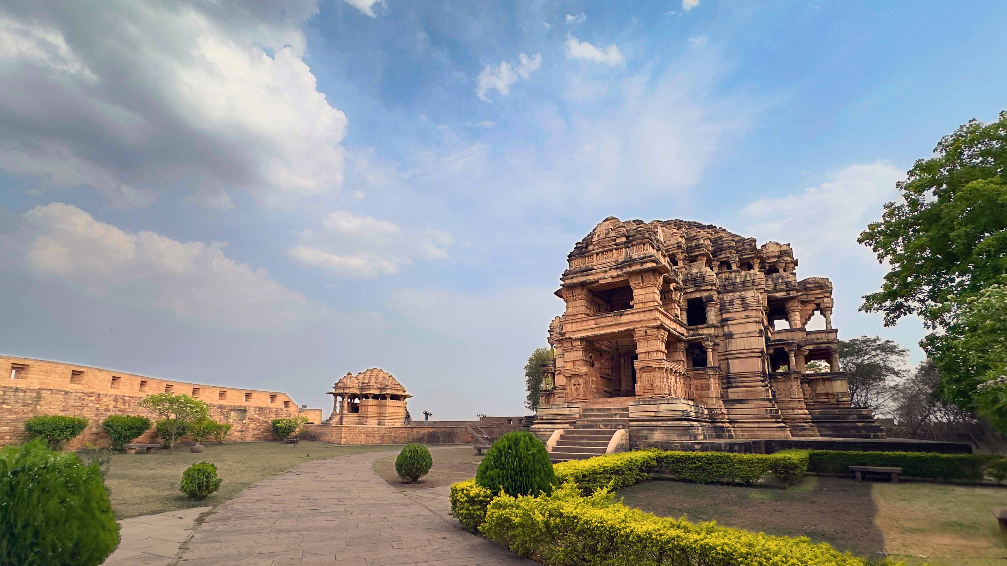 Sahastrabahu Temple — Madhya Pradesh